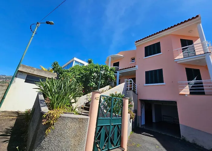 Casa De Feria Do Livramento * פונשל