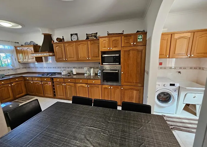 Casa De Feria Do Livramento * פונשל