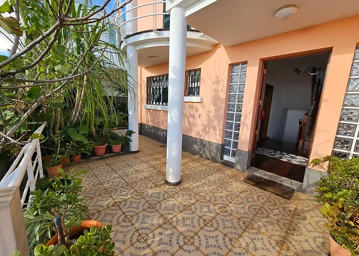 Casa De Feria Do Livramento * פונשל